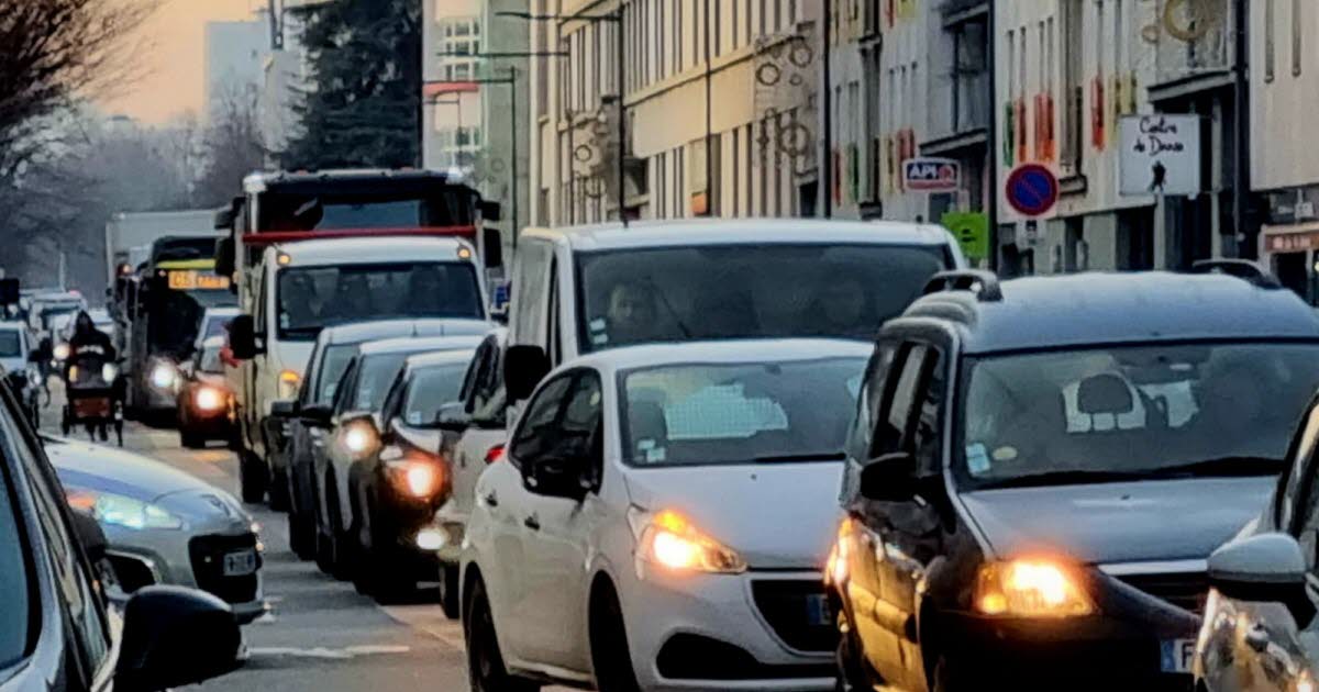 En images Colère des agriculteurs et des taxis : une matinée de galère dans l'agglomération de Grenoble